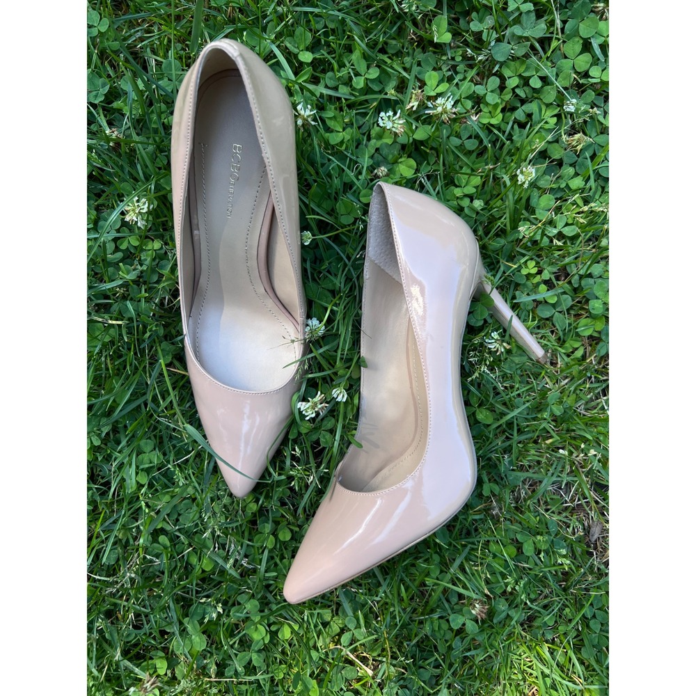 BCBG Heidi Pointed Toe Patent Leather Pumps Nude Shell Stiletto 8.5 NWOT